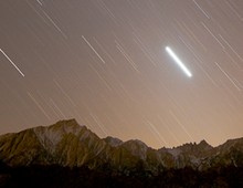 Die Spuren sind bunt, die Venus ist sehr hell. (Ausschnitt. Klick für volle Bildgrösse) (© PS)
