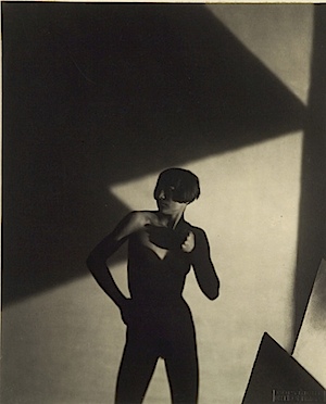 Frantisek Drtikol (1883-1961): Akt, 1927, Pigmentdruck, © Museum of Decorative Arts in Prague