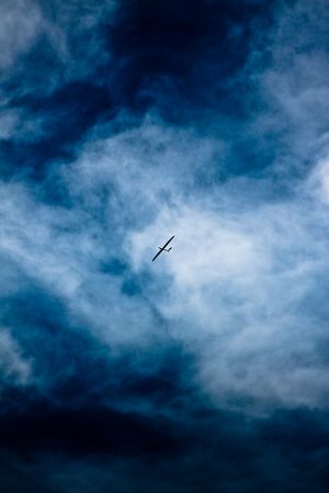 Einsamkeit des Seglers: Mitten im Sturm
