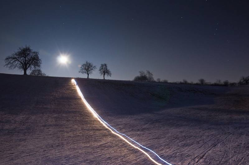 Winter-Lichtspurfoto: Experimente mit Kunstlicht