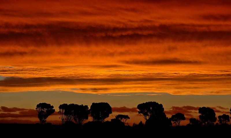 Flammender Himmel: Motiv braucht Bezug