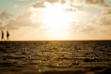 Meeresbild: Menschen am Strand