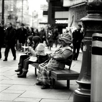 Strassenfotografie: Der graue Clown