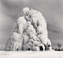 Frozen Fountain, Belle Isle, Detroit, Michigan, USA, 1994 *