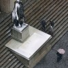 Passanten und die George Washington Statue in New York, USA (Keystone/AP Photo/Richard Drew)