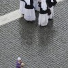 Im Gespräch auf dem Petersplatz, Vatikan (Keystone/EPA/Alessandro Di Meo)