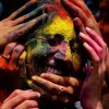 Das farbenprächtige Holi Fest in Bangalore, Indien (Keystone/EPA/Jagadeesh NV)