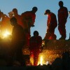 Archivbild: Helfer beim Erdbeben in der Südtürkei, Mai 2003 (AP Photo/ Markus Schreiber)