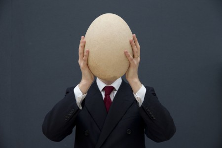 Ein Hauch von Magritte in London, Großbritannien (Keystone/AP Photo/Matt Dunham, Archiv)