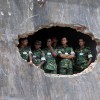 Einblick: Soldaten bei der Trauerfeier für die Opfer des Einsturzes einer Textilfabrik, Bangladesh (AP Photo/A.M. Ahad)