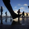 Passanten in Lissabon, Portugal (Keystone/AP Photo/Francisco Seco)