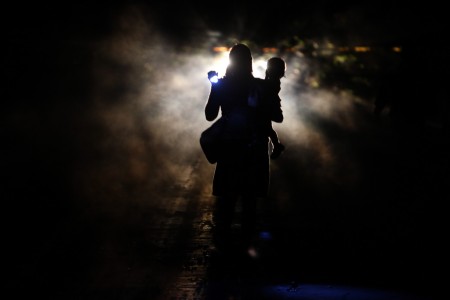 Ashley Rathel mit ihrer Tochter in Brandon Mill Farms, USA (Keystone/AP Photo/The Atlanta Journal-Constitution, Ben Gray)