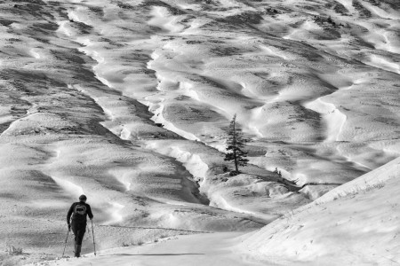 Erste Bergtour im Schnee am Walserberg, Schweiz (Keystone/Arno Balzarini)