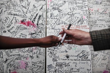 Trauerbotschaften für Nelson Mandela in Johannesburg, Südafrika (Keystone/EPA/Dai Kurokawa)