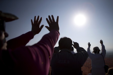 Sonnenanbeter in Teotihuacan, Mexiko (Keystone/AP Photo/Rebecca Blackwell)