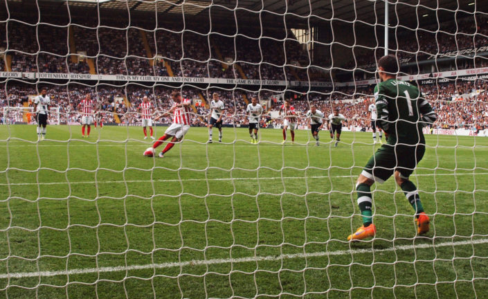 Kamera: Olympus E-620, 320/s bei Blende 7 mit 14mm Brennweite und ISO 250, © Henrik Lauber Sportfotografie, Fussball, Tottenham hotspur, Elfmeter. © Henrik Lauber
